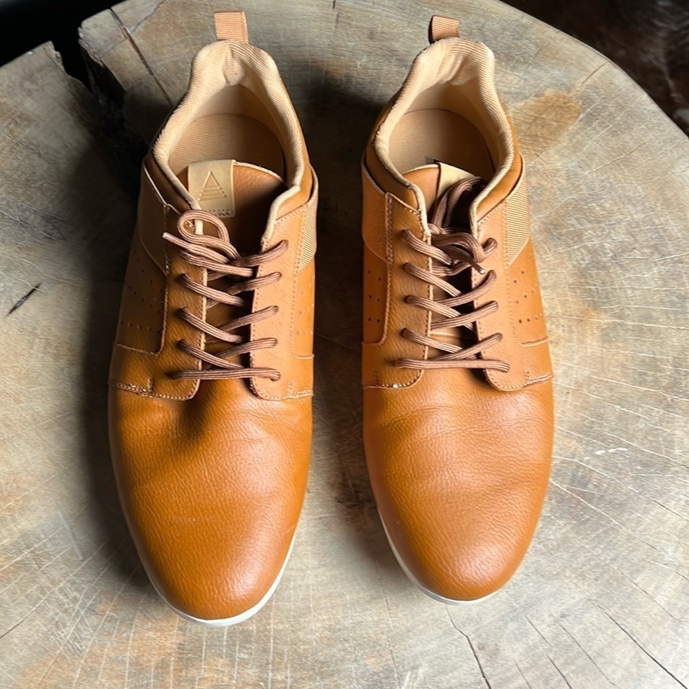 ALDO men’s brown shoes size 11   MN10